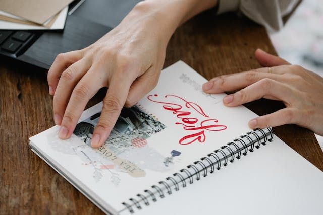Making a Scrapbooking by paper crafting